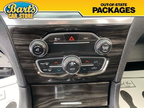 Used 2016 Chrysler 300 Limited RWD image 32