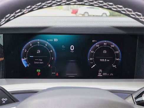 New 2025 Volkswagen Tiguan SE AWD/4WD image 22