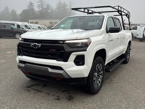 Used 2024 Chevrolet Colorado Z71 w/ Advanced Trailering Package AWD/4WD image 3