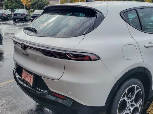 New 2025 Alfa Romeo Tonale w/ Premium Package image 6