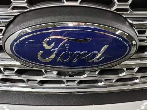 Used 2023 Ford Explorer Limited w/ Limited Technology Package AWD/4WD image 8