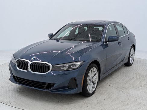 New 2025 BMW 330i Sedan w/ Convenience Package image 4