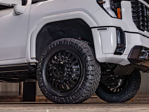 Used 2024 GMC Sierra 3500 Denali Ultimate AWD/4WD image 14