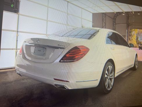 Used 2015 Mercedes-Benz S 550 4MATIC Sedan image 2