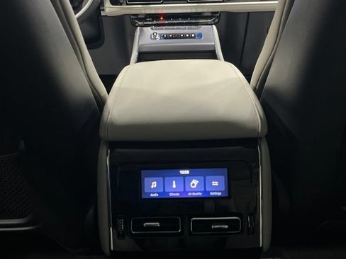 Used 2025 Lincoln Aviator AWD w/ Jet Appearance Package image 38
