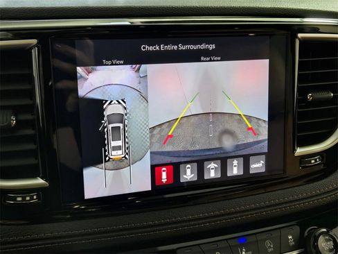 New 2025 Chrysler Pacifica Pinnacle w/ Trailer Tow Group image 16