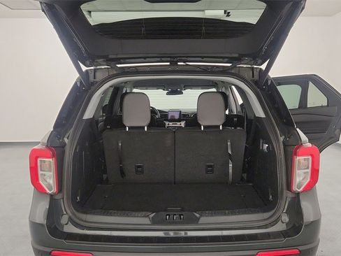 Used 2023 Ford Explorer XLT w/ Equipment Group 202A image 26