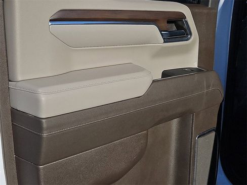 Used 2024 GMC Sierra 1500 SLT image 18