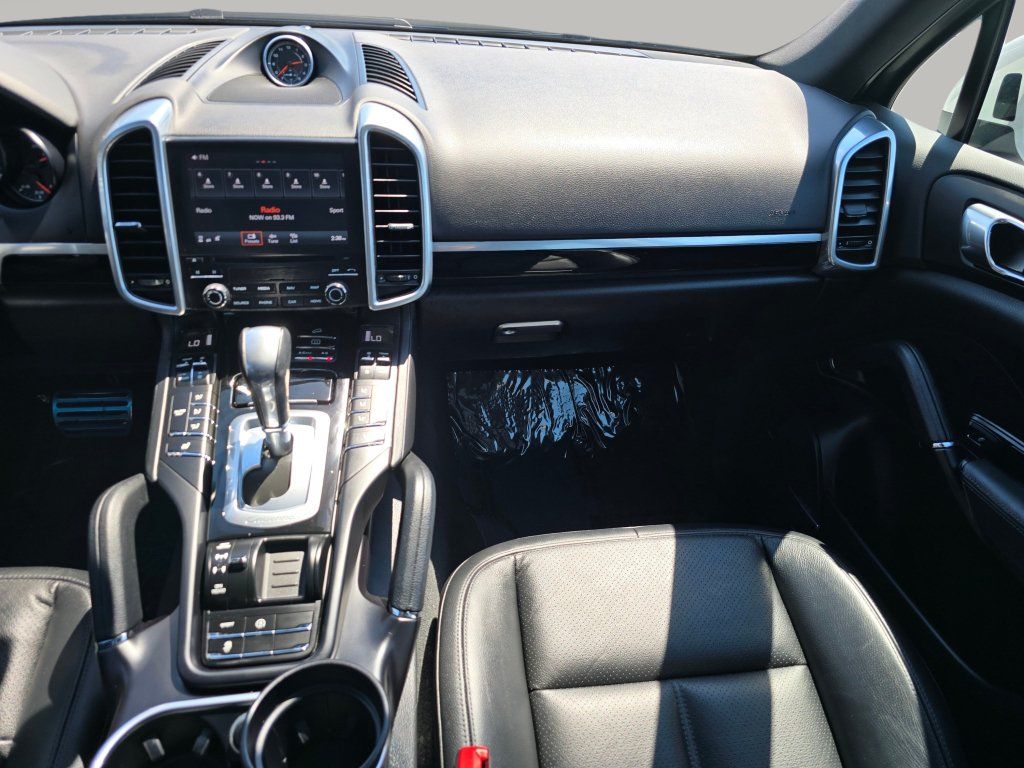 Used 2018 Porsche Cayenne S AWD/4WD image 4