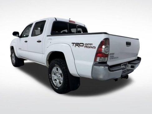 Used 2015 Toyota Tacoma 4x4 Double Cab w/ TRD Off-Road Package image 6