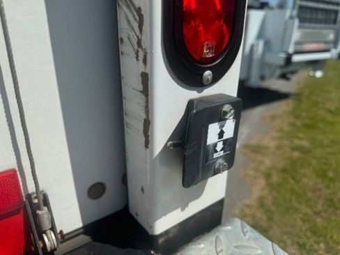 Used 2022 Ford F750 2WD Regular Cab Super Duty image 10