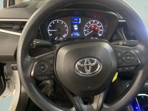 Used 2025 Toyota Corolla LE image 15