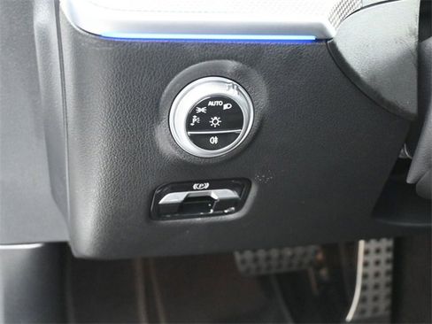 Used 2025 Mercedes-Benz C 43 AMG 4MATIC Sedan image 19