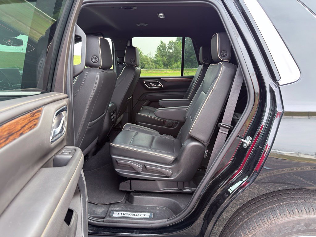 Used 2024 Chevrolet Tahoe Premier AWD/4WD image 3