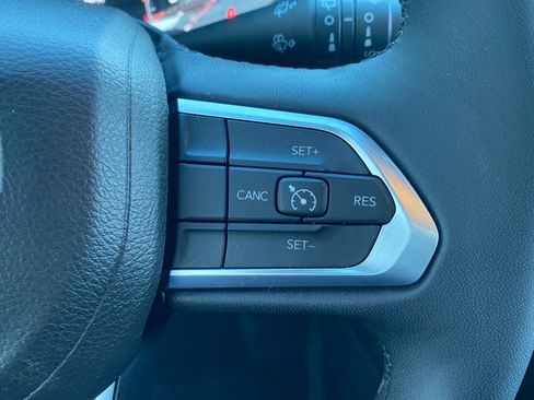 Used 2023 Jeep Compass Latitude w/ Convenience Group AWD/4WD image 19