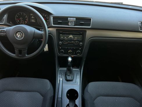 Used 2012 Volkswagen Passat 2.5 S FWD image 4