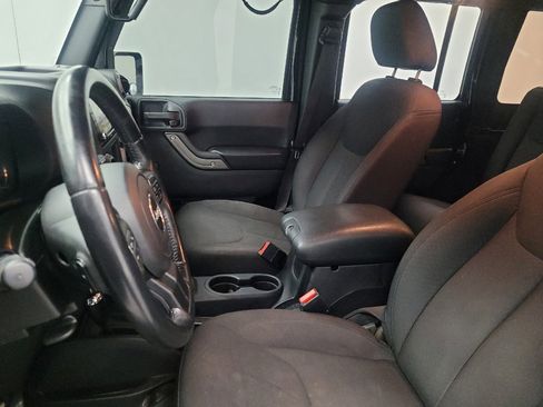 Used 2016 Jeep Wrangler Unlimited Sport w/ Connectivity Group image 17