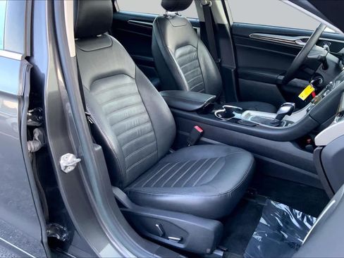 Used 2016 Ford Fusion SE w/ Equipment Group 202A FWD image 8