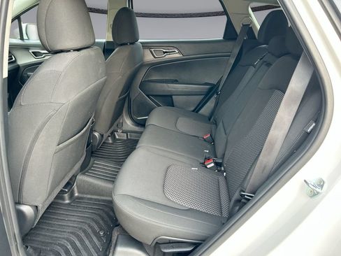 Used 2025 Kia Sportage LX FWD image 27