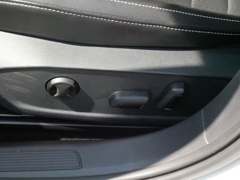 Used 2023 Volkswagen Jetta SE w/ Panoramic Sunroof Package FWD image 20