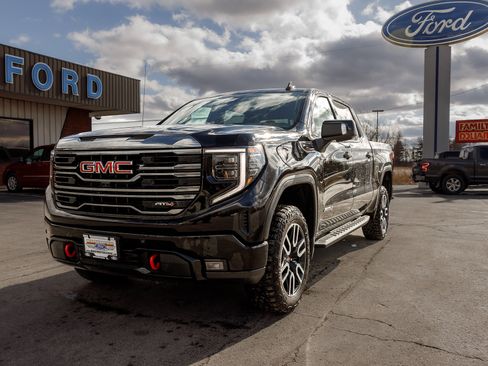 Used 2024 GMC Sierra 1500 AT4 w/ AT4 Carbonpro Edition image 2
