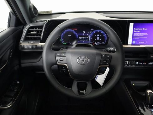 New 2026 Toyota Crown Signia AWD/4WD image 3