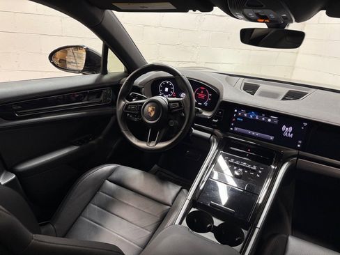 Used 2024 Porsche Panamera 4 image 33