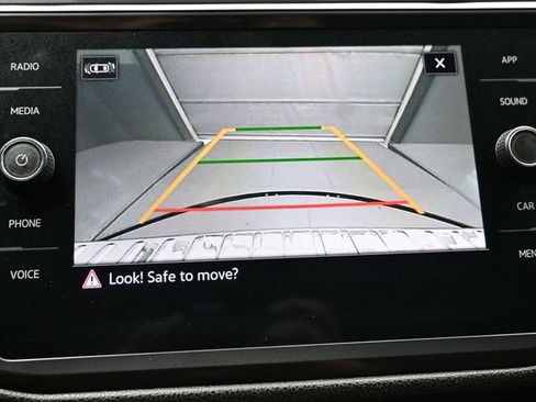 Used 2022 Volkswagen Tiguan SE FWD image 21