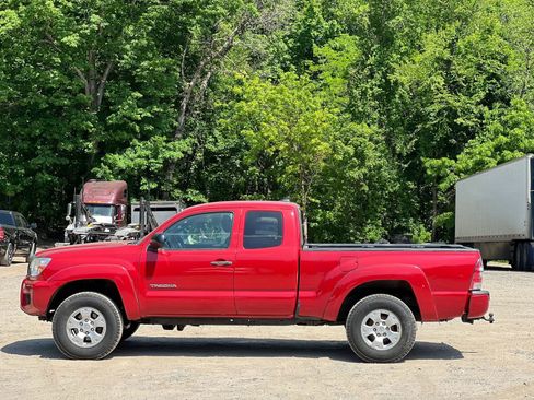 Used 2015 Toyota Tacoma 4x4 Access Cab V6 w/ SR5 Package image 3