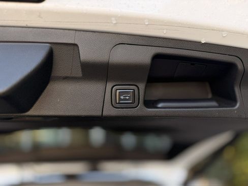 Used 2022 GMC Acadia SLT w/ Elevation Edition image 29