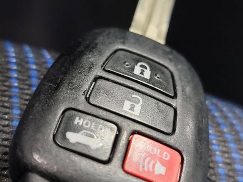 Used 2017 Toyota Corolla SE FWD image 31