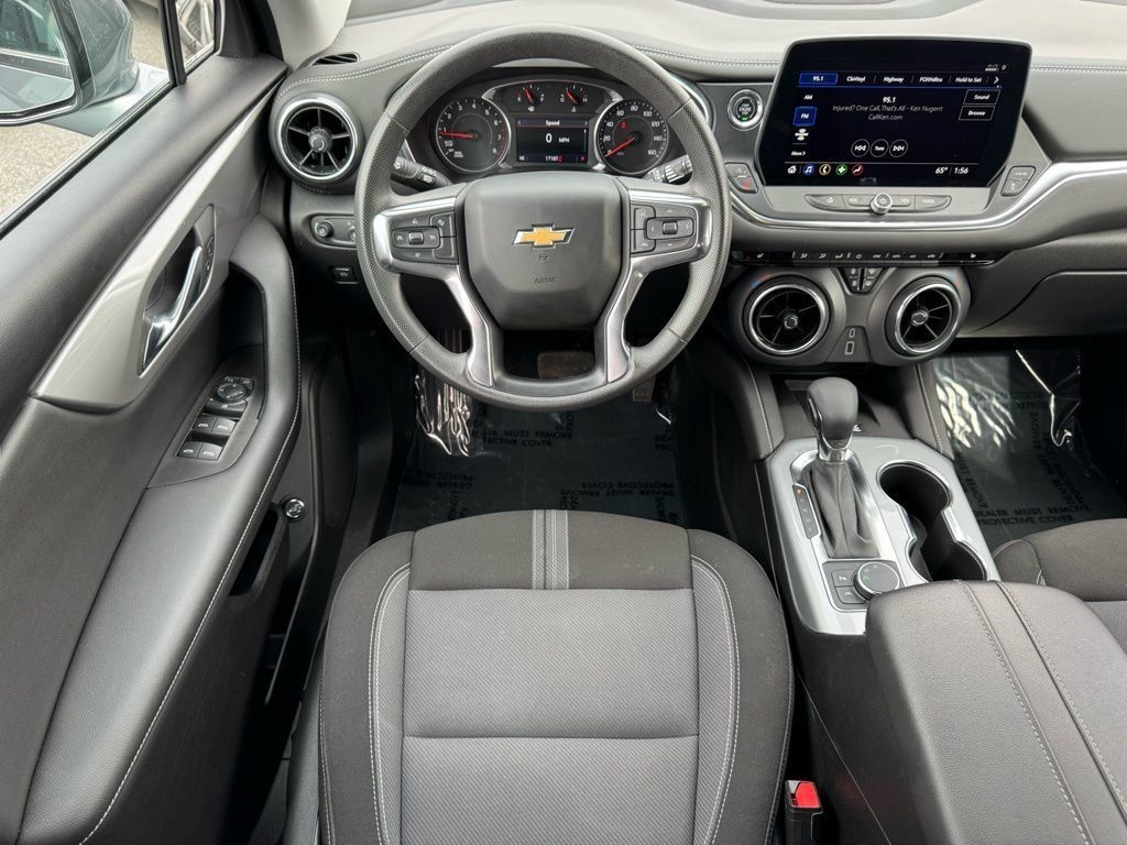 Used 2024 Chevrolet Blazer LT w/ Convenience Package FWD image 15