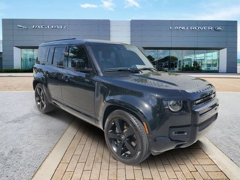Certified 2024 Land Rover Defender 110 X-Dynamic SE AWD/4WD image 3