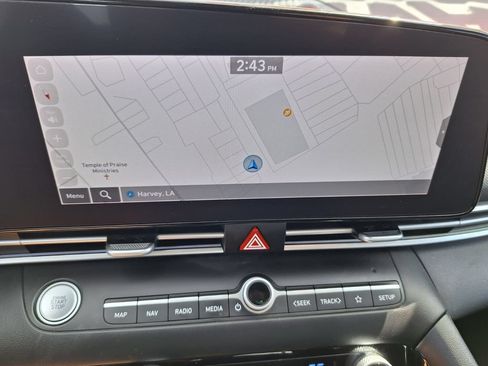 Used 2024 Hyundai Elantra Blue FWD image 19