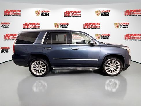 Used 2020 Cadillac Escalade Luxury image 17