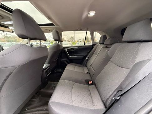 Used 2020 Toyota RAV4 XLE w/ Convenience Package image 8