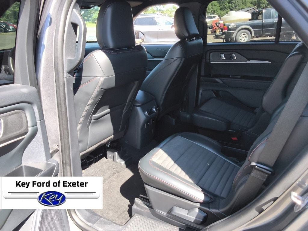 Used 2025 Ford Explorer ST-Line AWD/4WD image 13