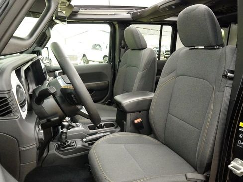 Used 2024 Jeep Wrangler Sahara w/ Technology Group image 27