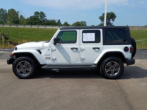 Used 2023 Jeep Wrangler Unlimited Sahara w/ Cold Weather Group AWD/4WD image 6