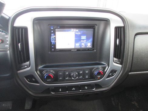Used 2017 GMC Sierra 2500 SLE w/ HD SLE Preferred Plus Package AWD/4WD image 15