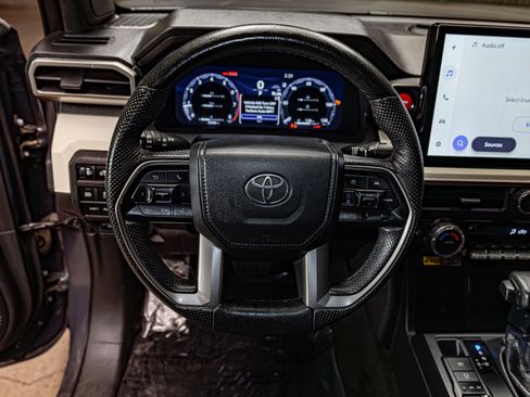 Used 2024 Toyota Tacoma TRD Off-Road image 14