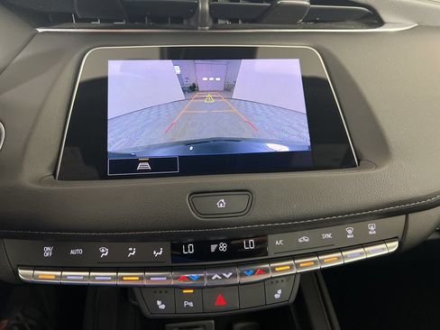 Used 2023 Cadillac XT4 Luxury w/ Cold Weather Package FWD image 14