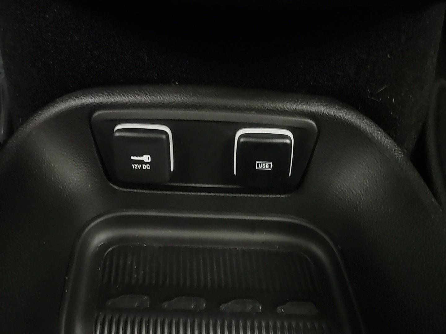 Used 2019 Chrysler Pacifica Touring-L Plus w/ Advanced Safetytec Group FWD image 37