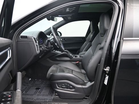 Used 2023 Porsche Cayenne GTS AWD/4WD image 25