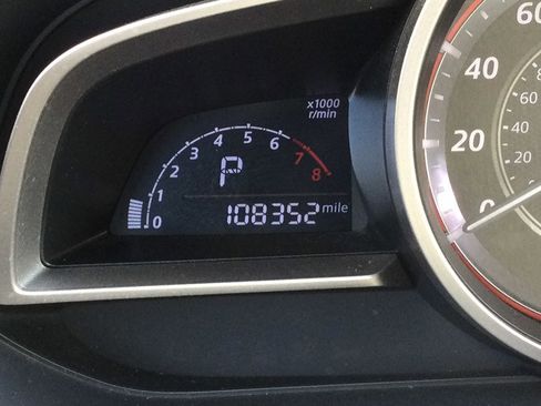Used 2016 MAZDA MAZDA3 i Sport w/ Preferred Equipment Package FWD image 24
