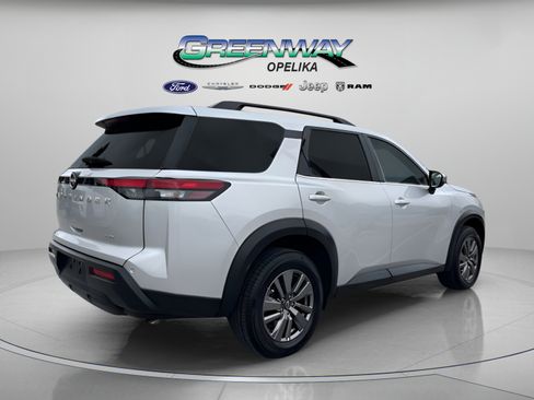 Used 2025 Nissan Pathfinder SV AWD/4WD image 12