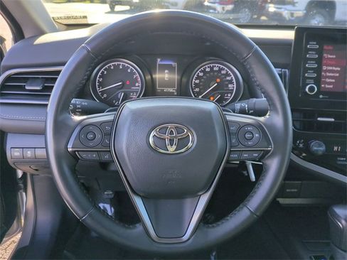 Used 2024 Toyota Camry SE image 14