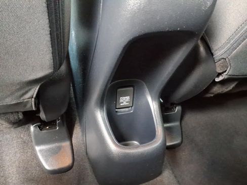 Used 2022 Honda HR-V EX image 11