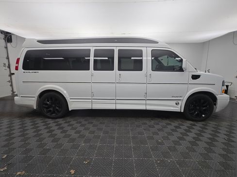New 2025 GMC Savana 2500 Extended w/ Driver Convenience Package image 10