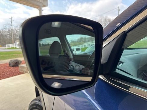 Used 2018 Nissan Rogue SV image 36